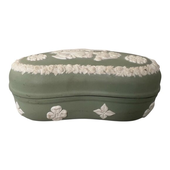 Vintage Wedgwood Jasperware Sage Green Trinket Box Heart Shape 5 inch England - Picture 4 of 13